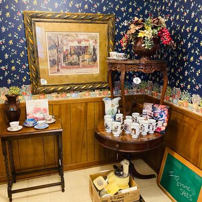 Lot 9: Art, Furniture & Collectibles