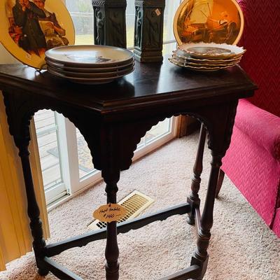 Lot 11: Living Room Chairs, Asian Room Divider, Art & More
