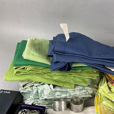 531 Large Lot of New and Gently Used Caskata Linens with Williams Sonoma & Hen House
