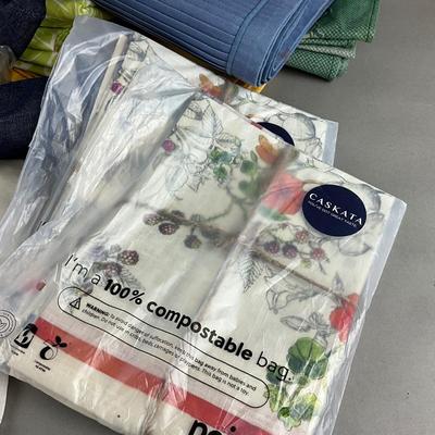 531 Large Lot of New and Gently Used Caskata Linens with Williams Sonoma & Hen House