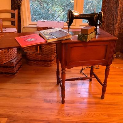 566 Antique Westinghouse Sewing Machine & Stand with Books and Chair