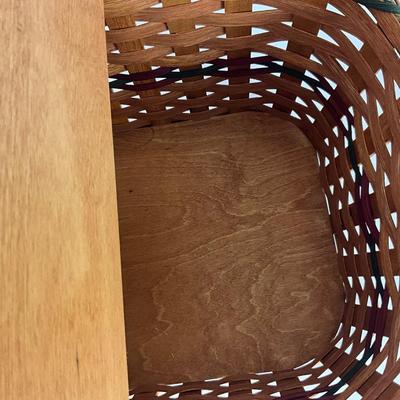 570 Large Amish Handmade Basket by Gingrich
