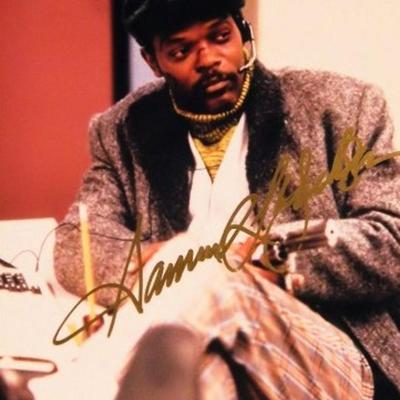 Samuel L Jackson signed portrait photo 