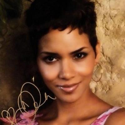 Halle Berry signed portrait photo 