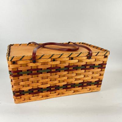 573 Large Handmade Amish Picnic/ Pie Basket by Jacob & Sara Yoder