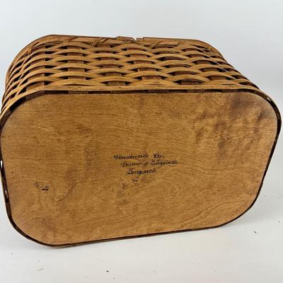 572 Large Handmade Amish Picnic Basket by Gingrich