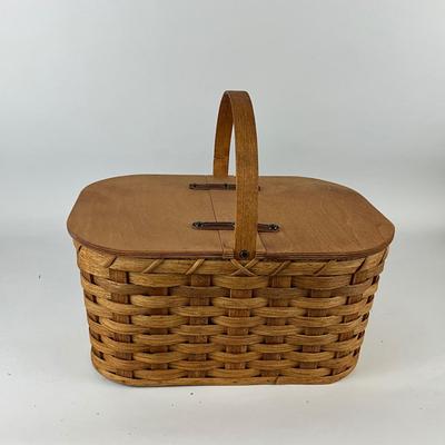572 Large Handmade Amish Picnic Basket by Gingrich