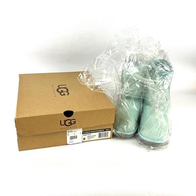 580 New Pair of UGGS Classic Short Baby Blue Boots Size 8