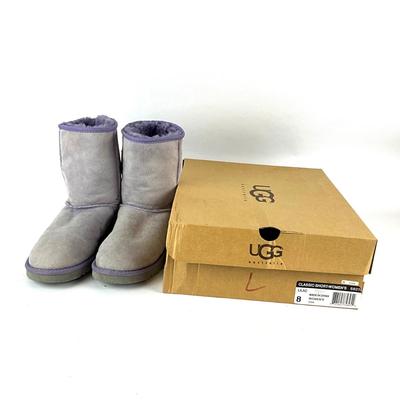 581 Ladies Lilac Classic Short UGG Boots Size 8
