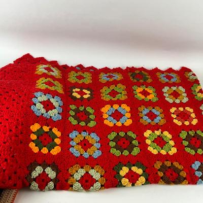 604 Lot of 3 Knitted / Crocheted Blankets
