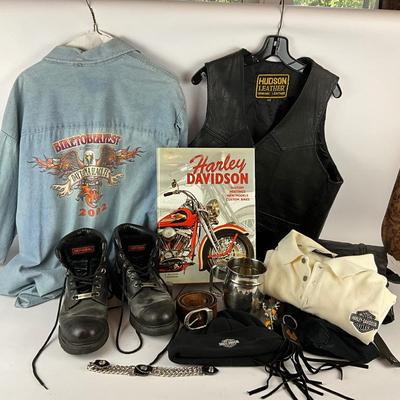 621 Large Lot of Mens Harley Davidson Clothing and Collectibles