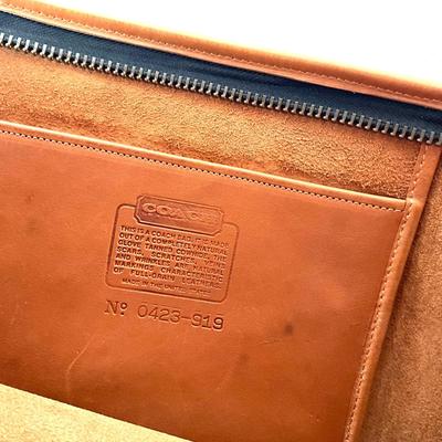 628 COACH Leather Zip Portfolio Bag/ Laptop