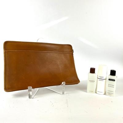 628 COACH Leather Zip Portfolio Bag/ Laptop