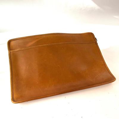 628 COACH Leather Zip Portfolio Bag/ Laptop