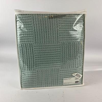634 New in Package The Company Store Twin Basketweave Blanket