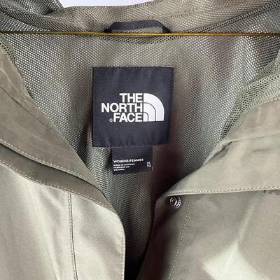 733 Ladies NORTHFACE Rain Coat with Backpack and Baseball Cap
