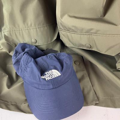 733 Ladies NORTHFACE Rain Coat with Backpack and Baseball Cap