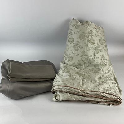 638 Large Set of Willams Sonoma King Sheet and Country Garden Sateen Duvet Cover