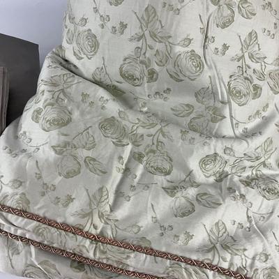 638 Large Set of Willams Sonoma King Sheet and Country Garden Sateen Duvet Cover