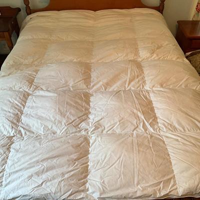641 Like New Full / Queen Down to Basics White Goose Down Feather Comforter
