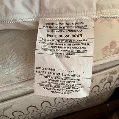 641 Like New Full / Queen Down to Basics White Goose Down Feather Comforter