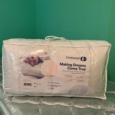 645 Pair of New Continental White Goose Down King Pillows