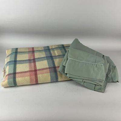 649 Pair of Vintage Queen Wool Faribo Blanket and Wamsutta Sheet Set