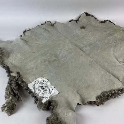 650 Curly Lambs Wool Throw Rug Pelt
