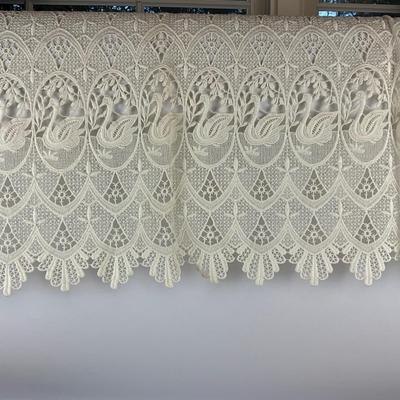 652 Lot of Lace Curtains & Country Curtains Ticking Curtains