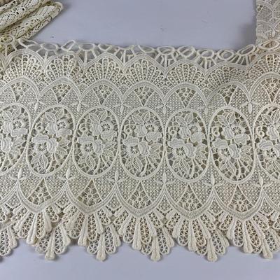 652 Lot of Lace Curtains & Country Curtains Ticking Curtains