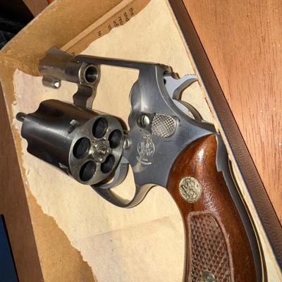 655 (“UPDATE-11-9-24”) Smith and Wesson-CHIEFS SPECIAL REVOLVER MODEL No. 60 with leather Holster PLEASE READ NOTES BELOW!