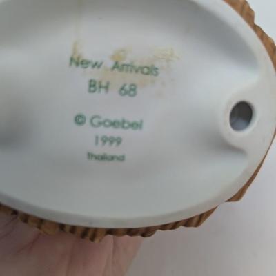 1999 Berta Goebel "New Arrivals" Figure