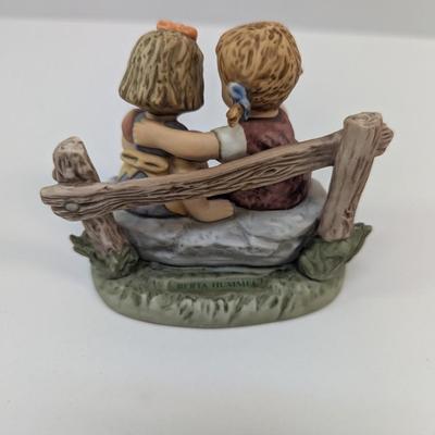 2001 Berta Goebel "Sharing Secrets" Figure