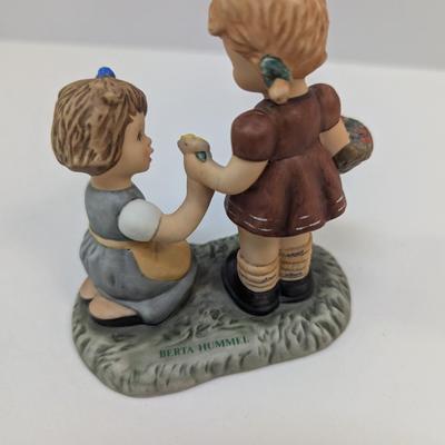 1999 Berta Goebel "Blossoms Of Friendship" Figure