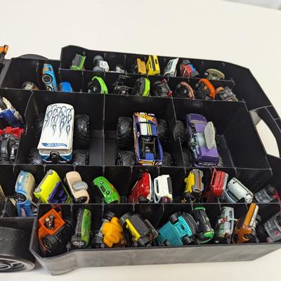 Rolling Hot Wheels Car Case Full Of Vintage Cars Choice 2