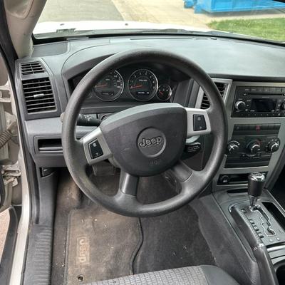 2009 JEEP GRAND CHEROKEE 4x4. “”MUST SEE”