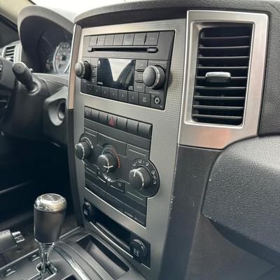 2009 JEEP GRAND CHEROKEE 4x4. “”MUST SEE”