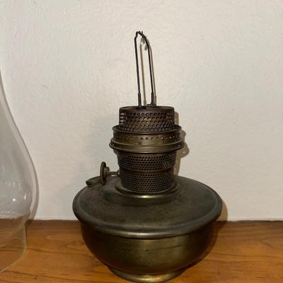 ALADDIN VINTAGE BRASS BASE OIL LAMP
