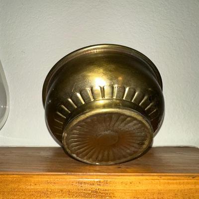 ALADDIN VINTAGE BRASS BASE OIL LAMP