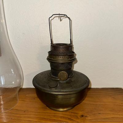 ALADDIN VINTAGE BRASS BASE OIL LAMP