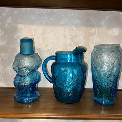 TIARA JOLLY MOUNTAINEER MAN WITH GLASS PITCHER & VASE