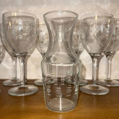 A COLLECTION OF ETCHED GLASSWARE