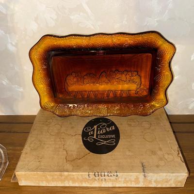 TIARA AMBER GLASS PLATE OF THE LAST SUPPER AND GLASS CANDLE HOLDER