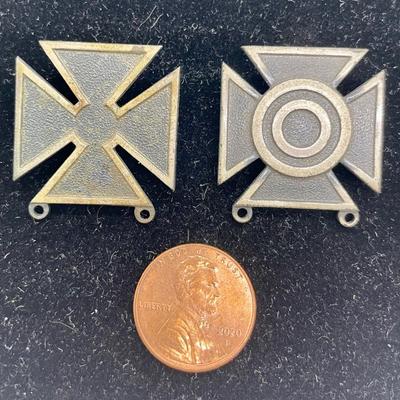 Lot of 4 U.S. Army Marksman Qualification and Sharpshooter Qualification Badges