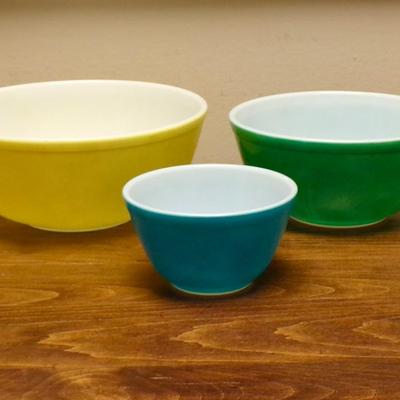 Pyrex Bowl Set