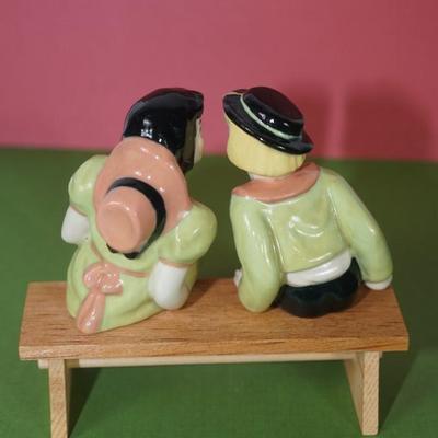 CERAMIC ARTS STUDIO 1942- 1956 FIGURINES- THE KISSING COUPLE W/ WOOD BENCH