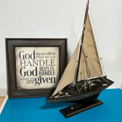 Sale boat and picture decor