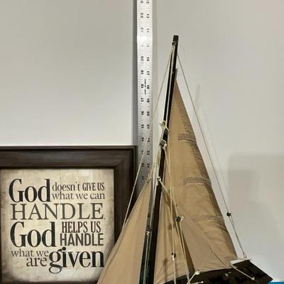 Sale boat and picture decor