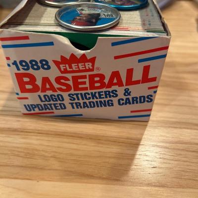 Vintage stickers, puzzle pieces & baseball cards
