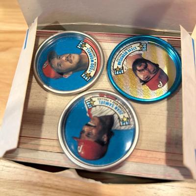 Vintage stickers, puzzle pieces & baseball cards